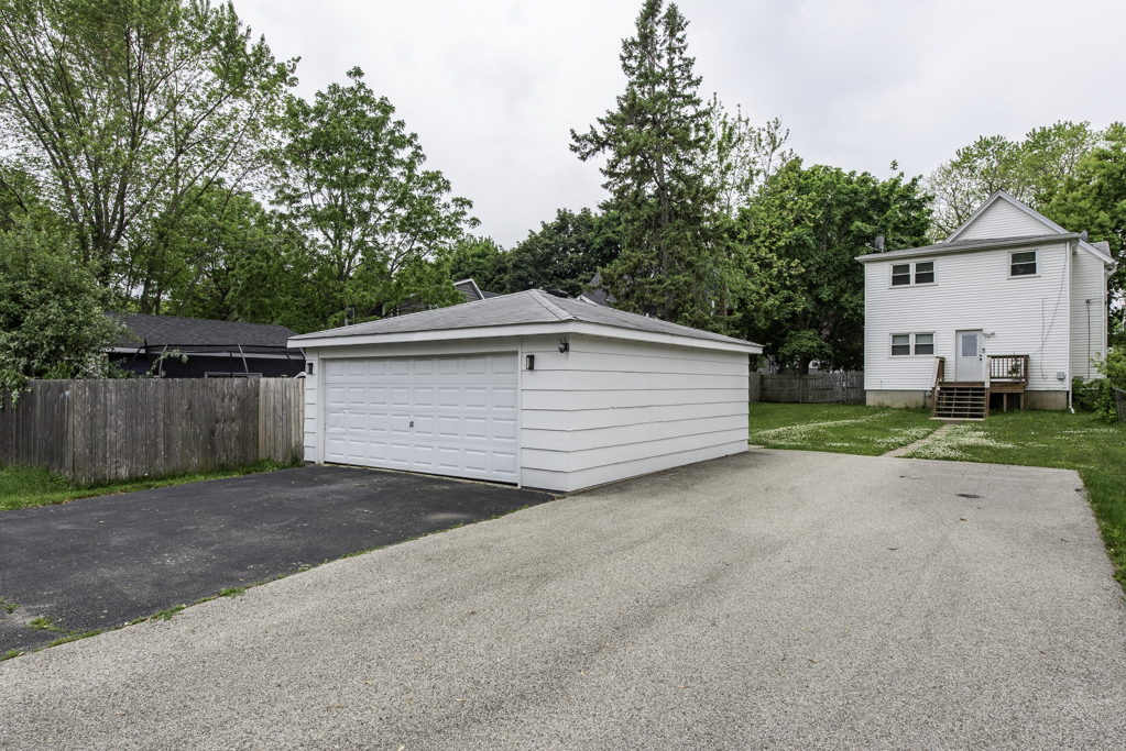 3011 Emmaus Avenue, Zion, IL 60099