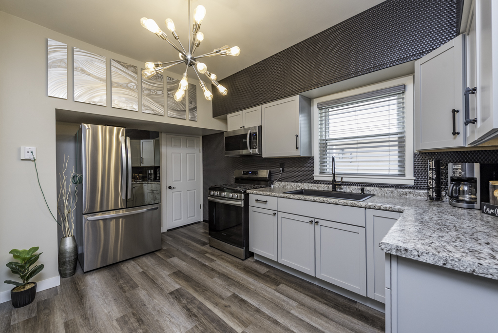 3011 Emmaus Avenue, Zion, IL 60099