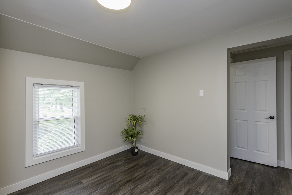 3011 Emmaus Avenue, Zion, IL 60099