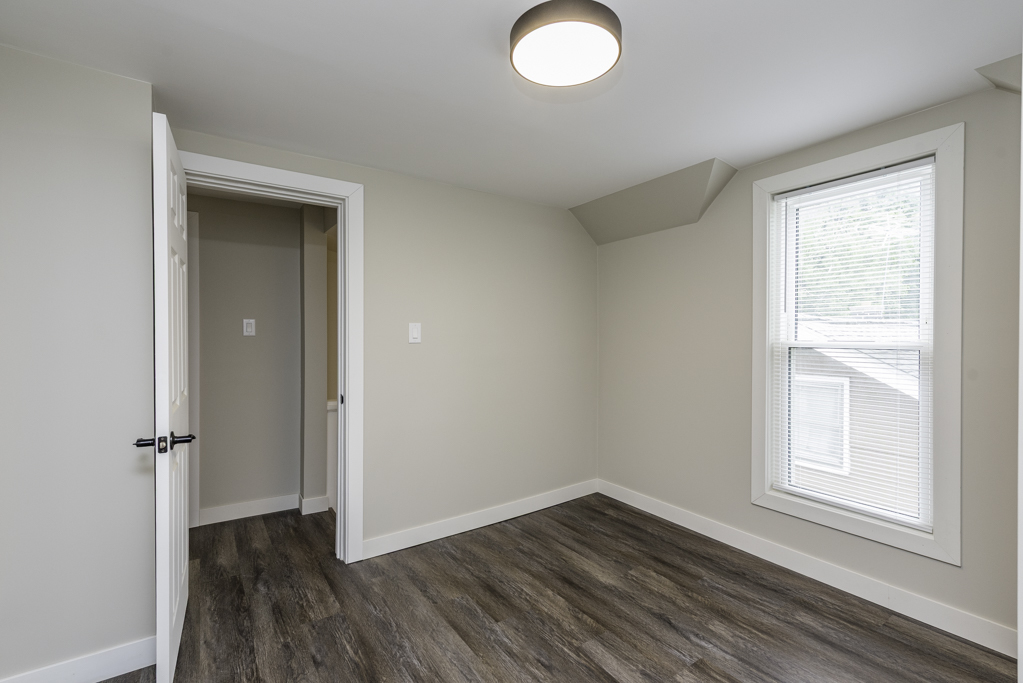 3011 Emmaus Avenue, Zion, IL 60099