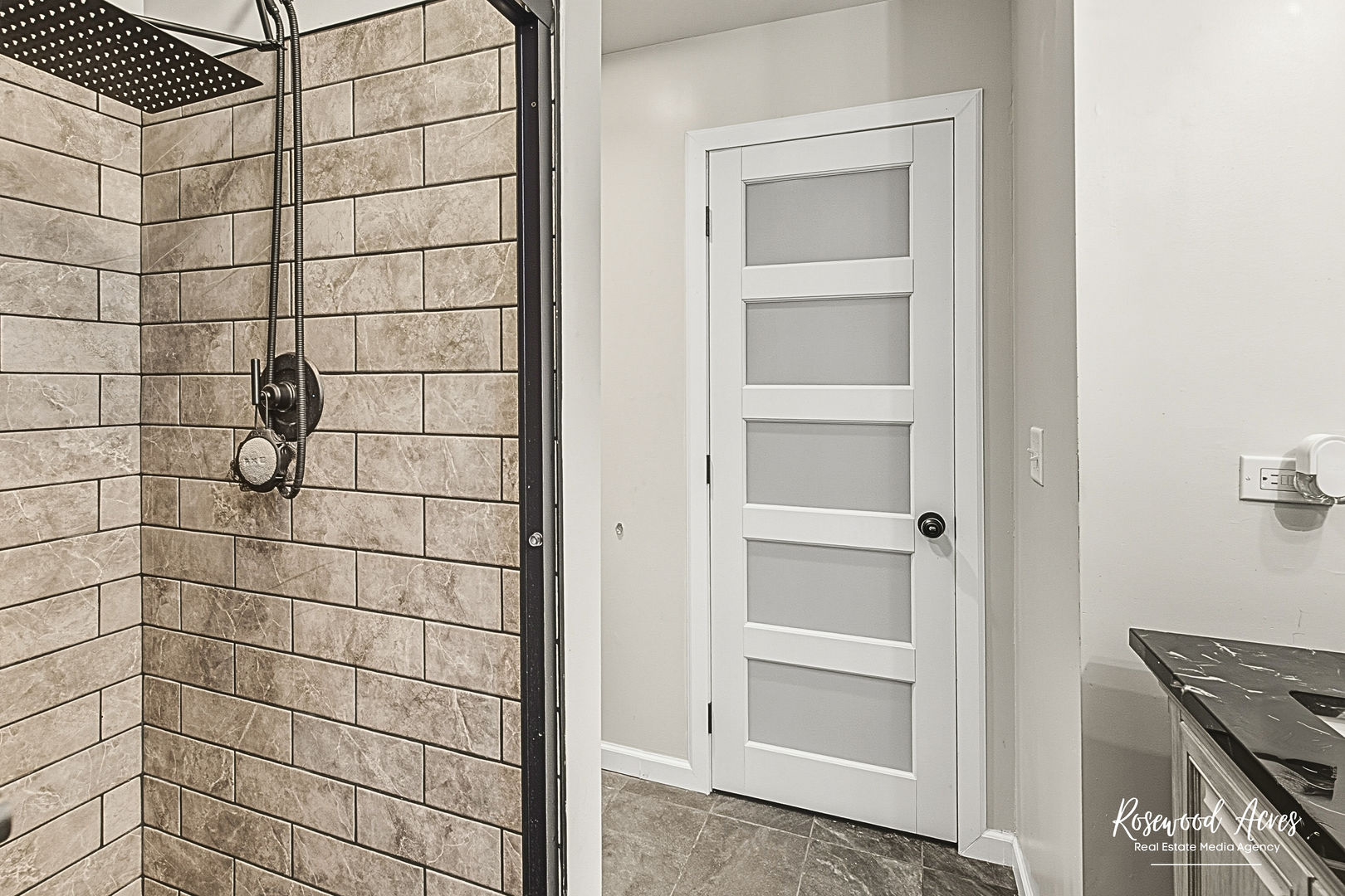 328 N Brookshore Drive, Shorewood, IL 60404