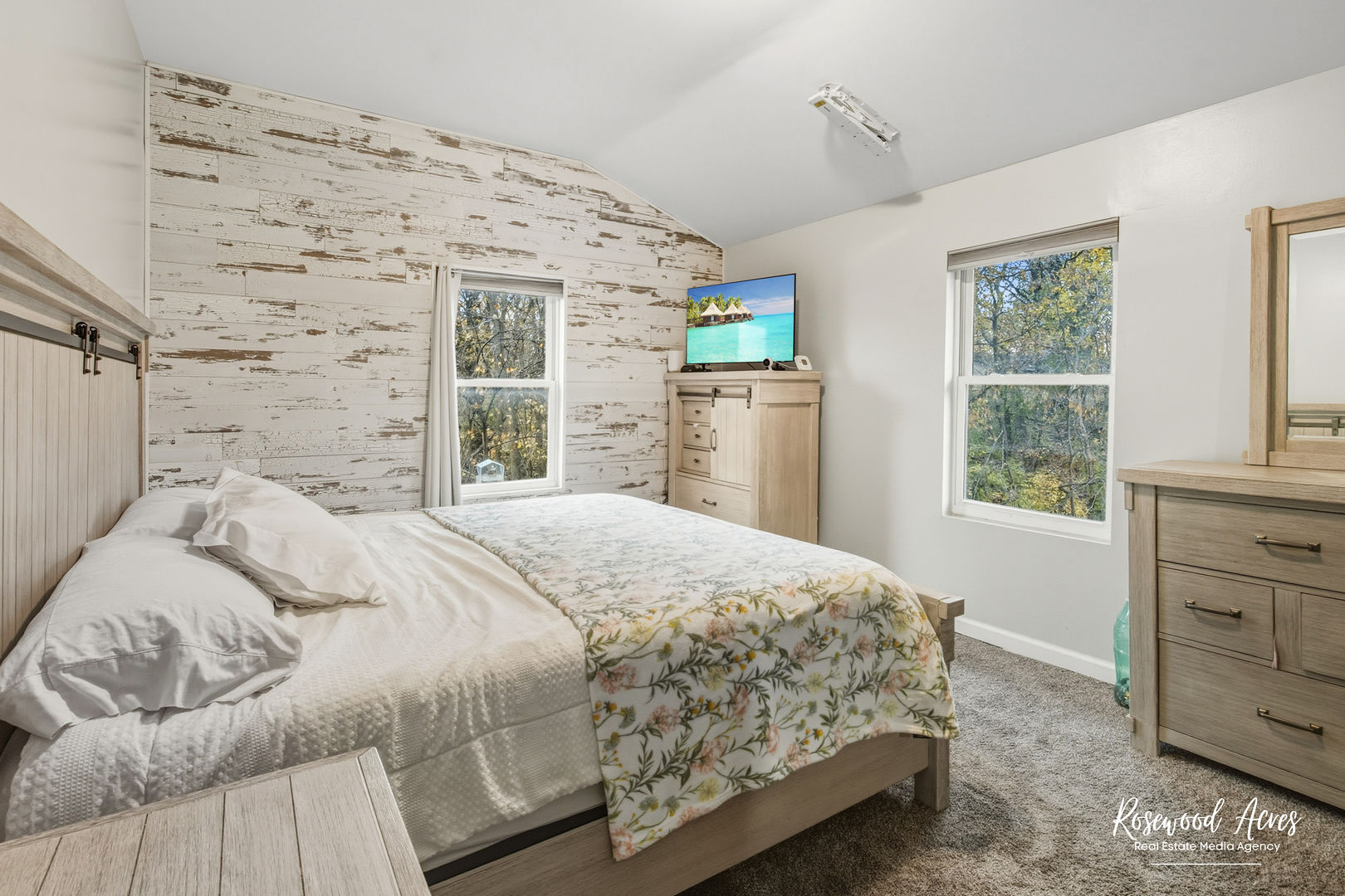 328 N Brookshore Drive, Shorewood, IL 60404