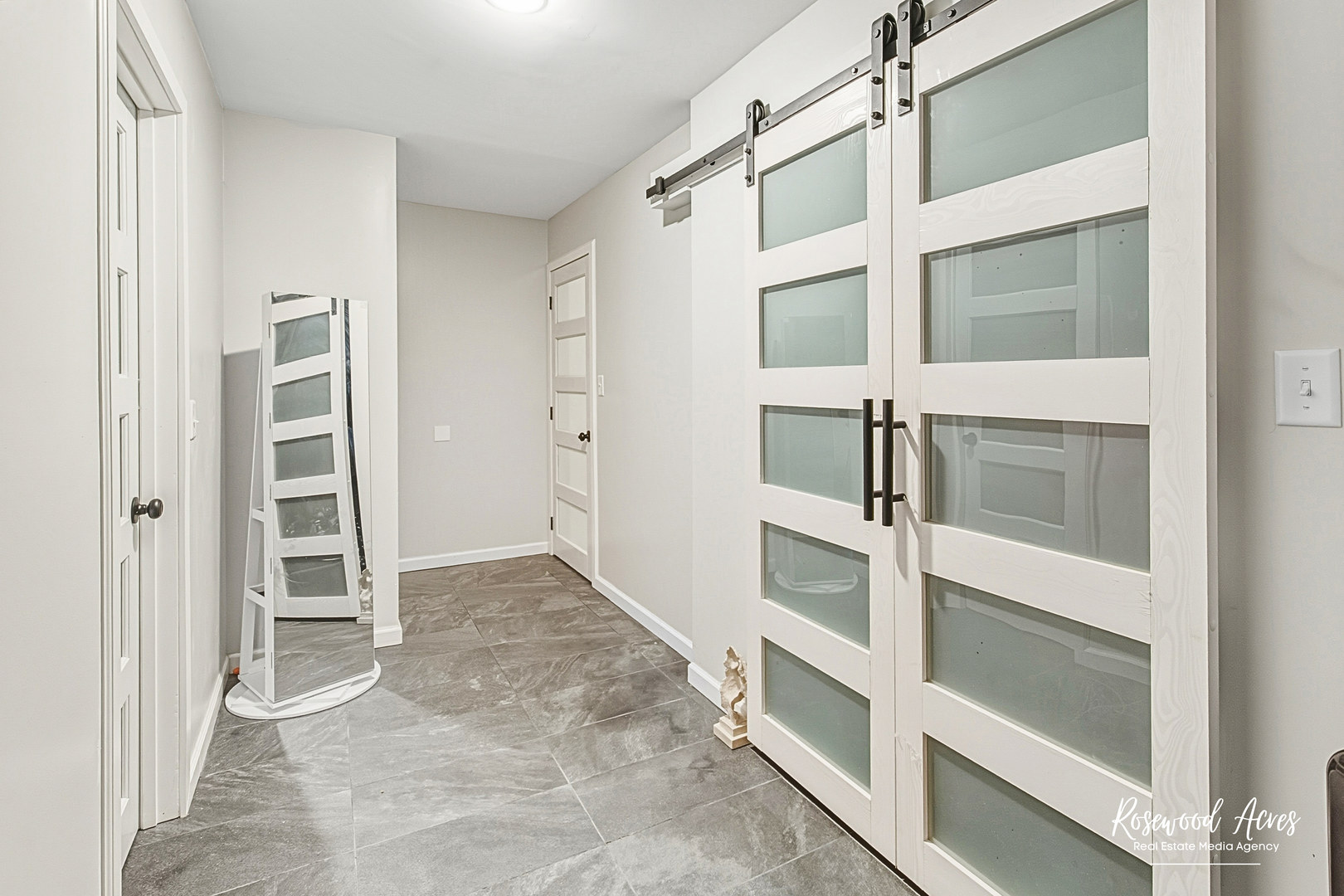 328 N Brookshore Drive, Shorewood, IL 60404