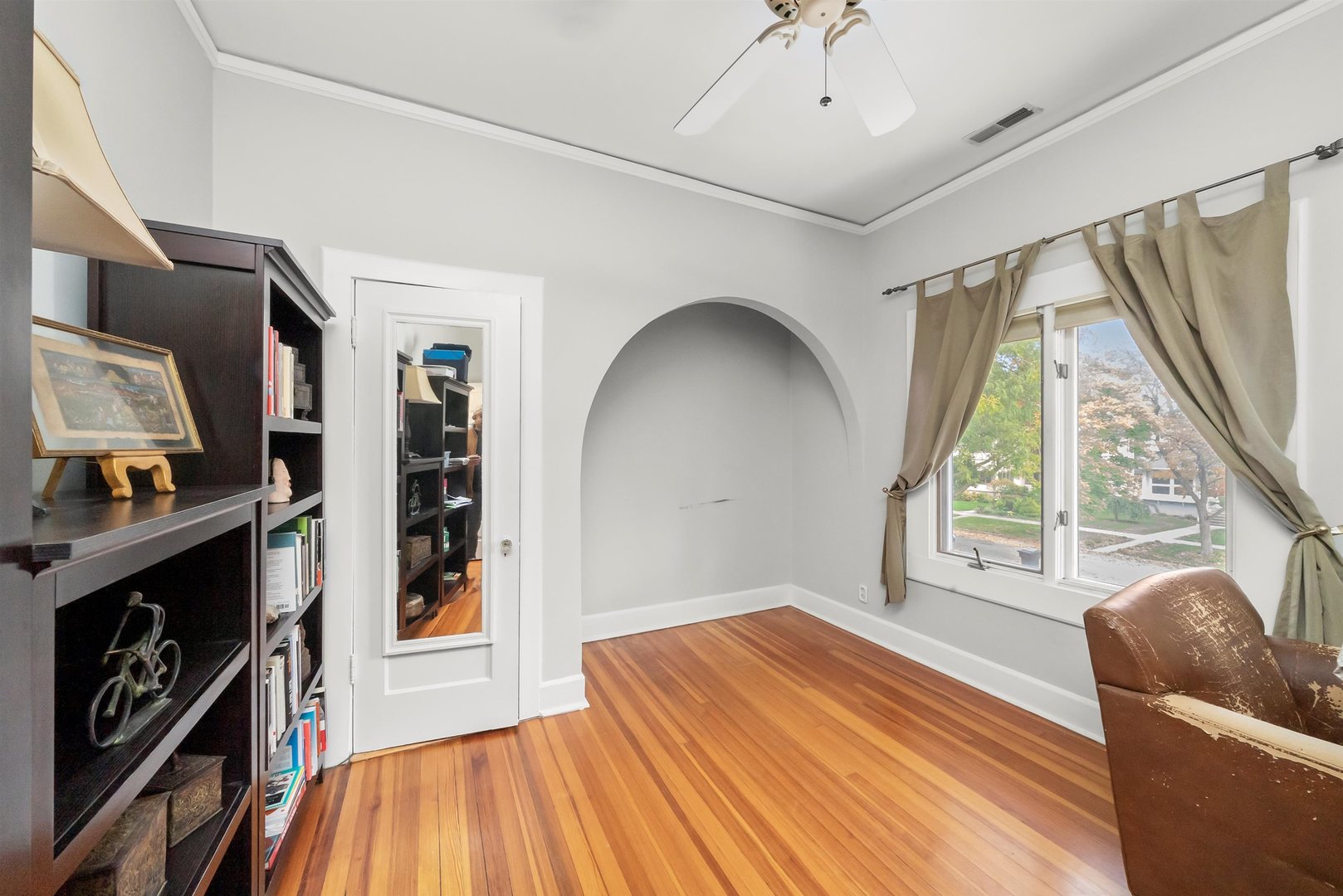 9624 S Winchester Avenue, Chicago, IL 60643