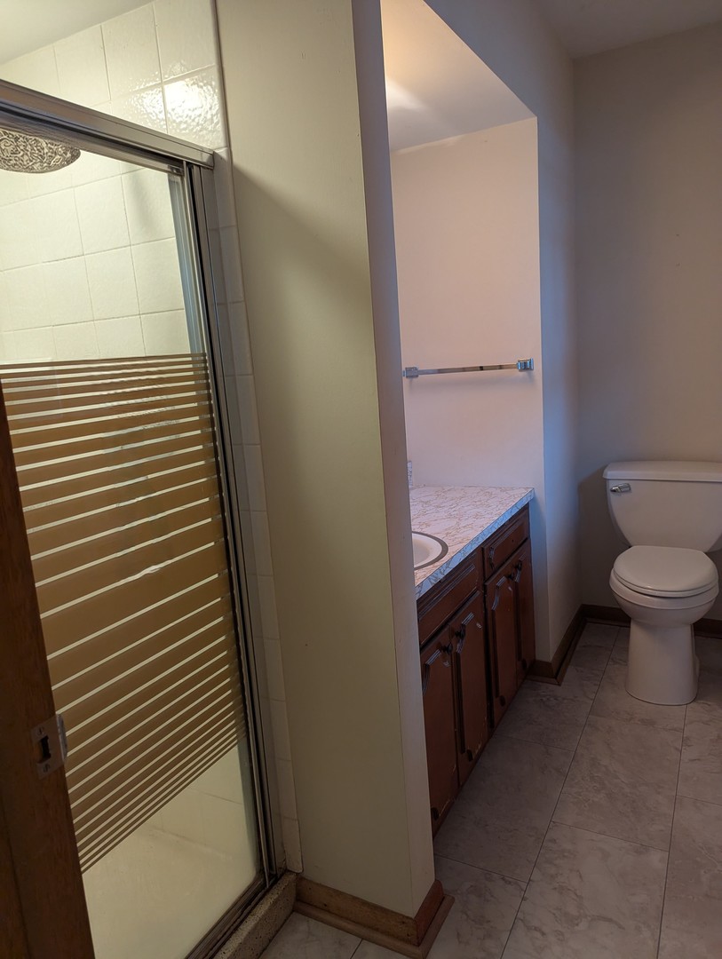 2220 Mayflower Street, Aurora, IL 60506