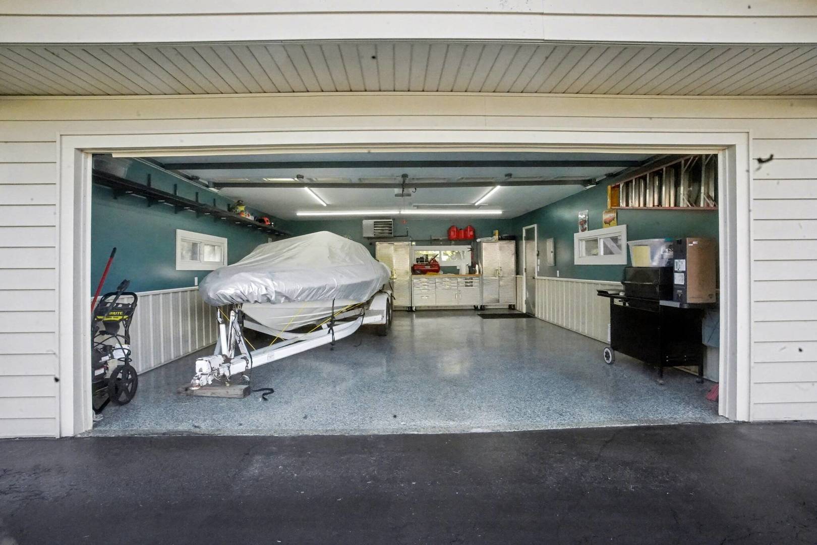 26033 W Catfish Drive, Wilmington, IL 60481