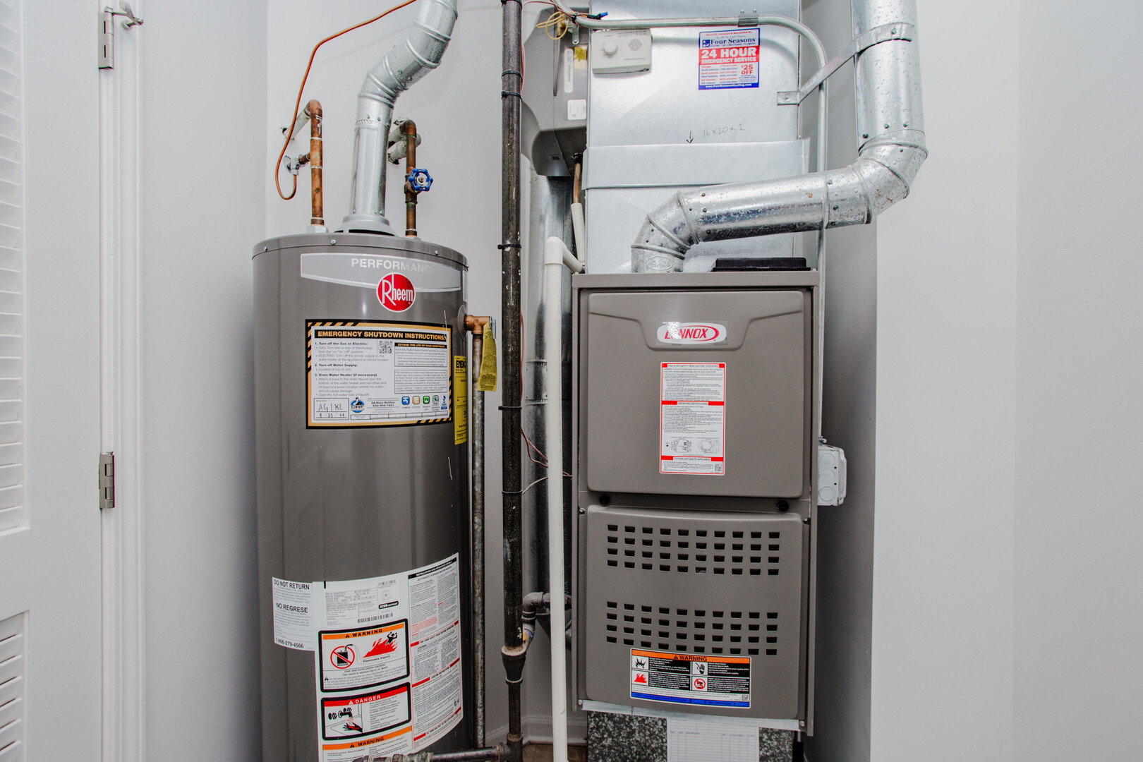 571 GROSSE POINTE Circle #11-7, Vernon Hills, IL 60061