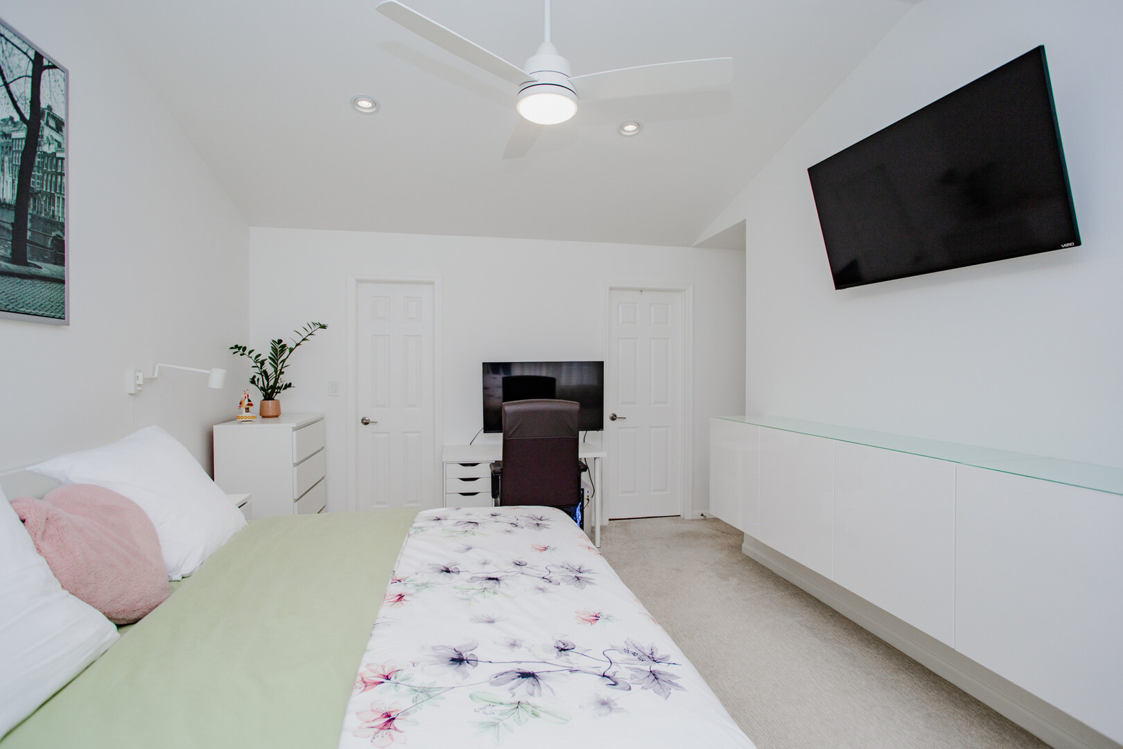 571 GROSSE POINTE Circle #11-7, Vernon Hills, IL 60061