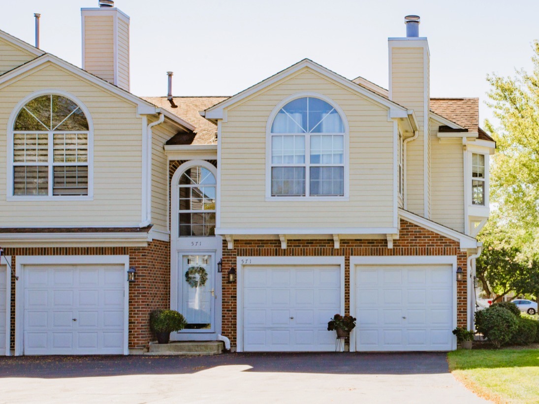 571 GROSSE POINTE Circle #11-7, Vernon Hills, IL 60061