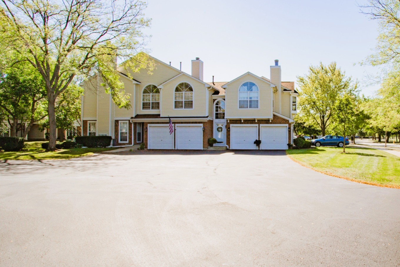 571 GROSSE POINTE Circle #11-7, Vernon Hills, IL 60061