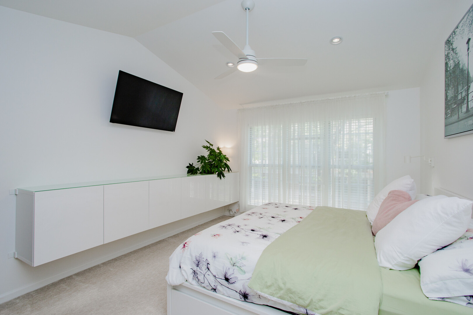 571 GROSSE POINTE Circle #11-7, Vernon Hills, IL 60061