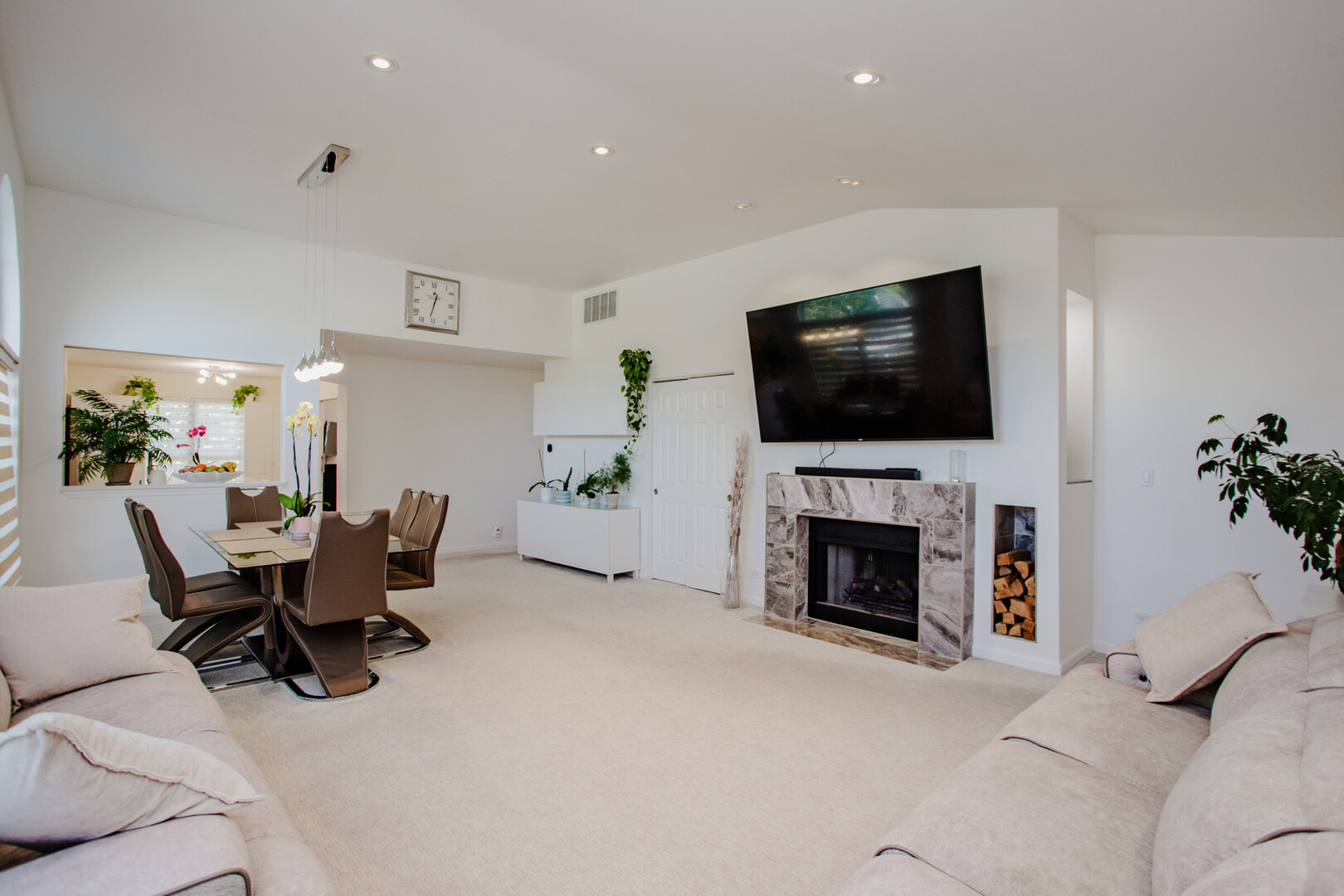 571 GROSSE POINTE Circle #11-7, Vernon Hills, IL 60061