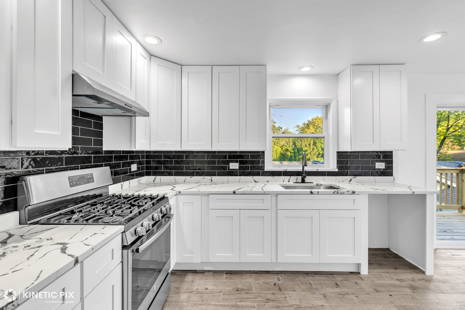 18888 W Oak Avenue #B, Mundelein, IL 60060