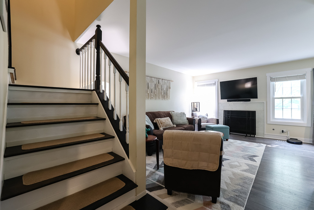 196 White Branch Court, Buffalo Grove, IL 60089