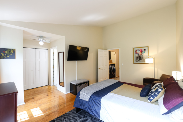 196 White Branch Court, Buffalo Grove, IL 60089