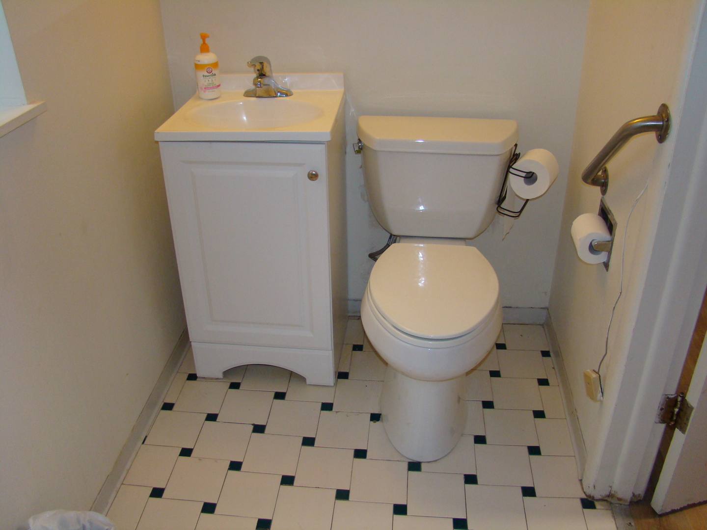 8732 S Calumet Avenue, Chicago, IL 60619