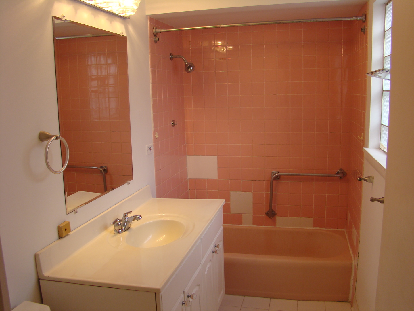 8732 S Calumet Avenue, Chicago, IL 60619