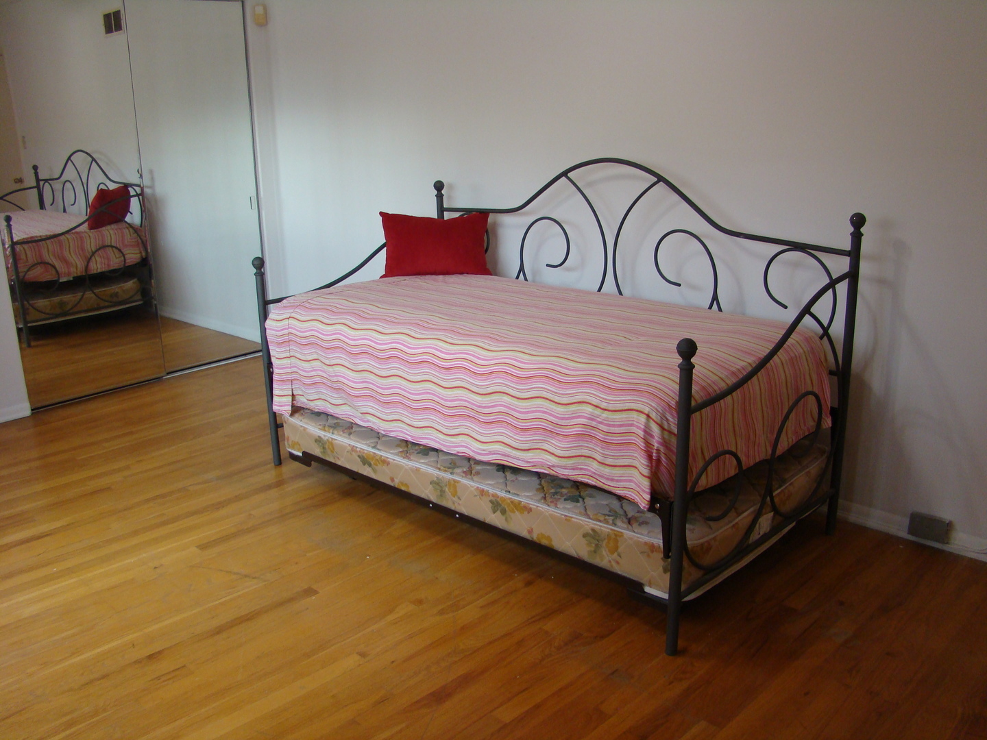 8732 S Calumet Avenue, Chicago, IL 60619