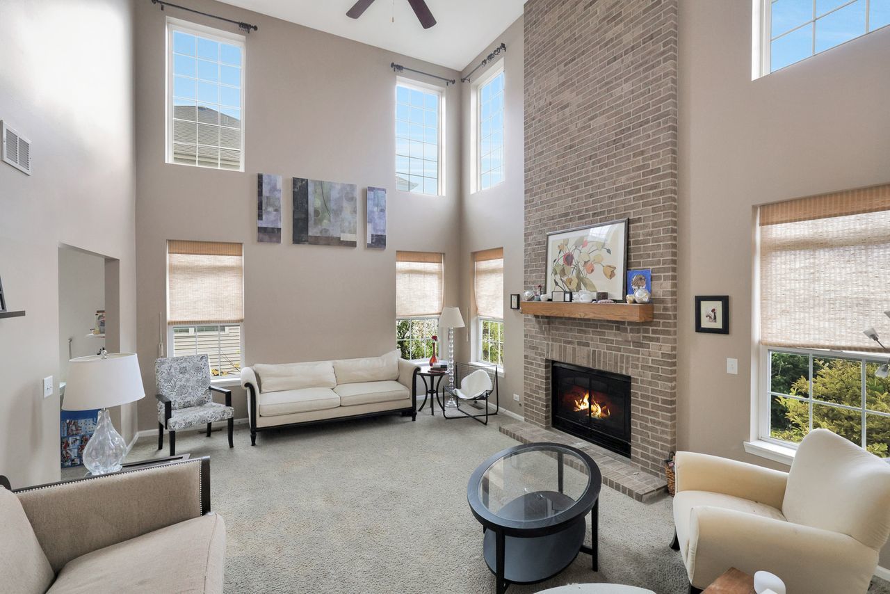 2951 Braeburn Way, Woodstock, IL 60098