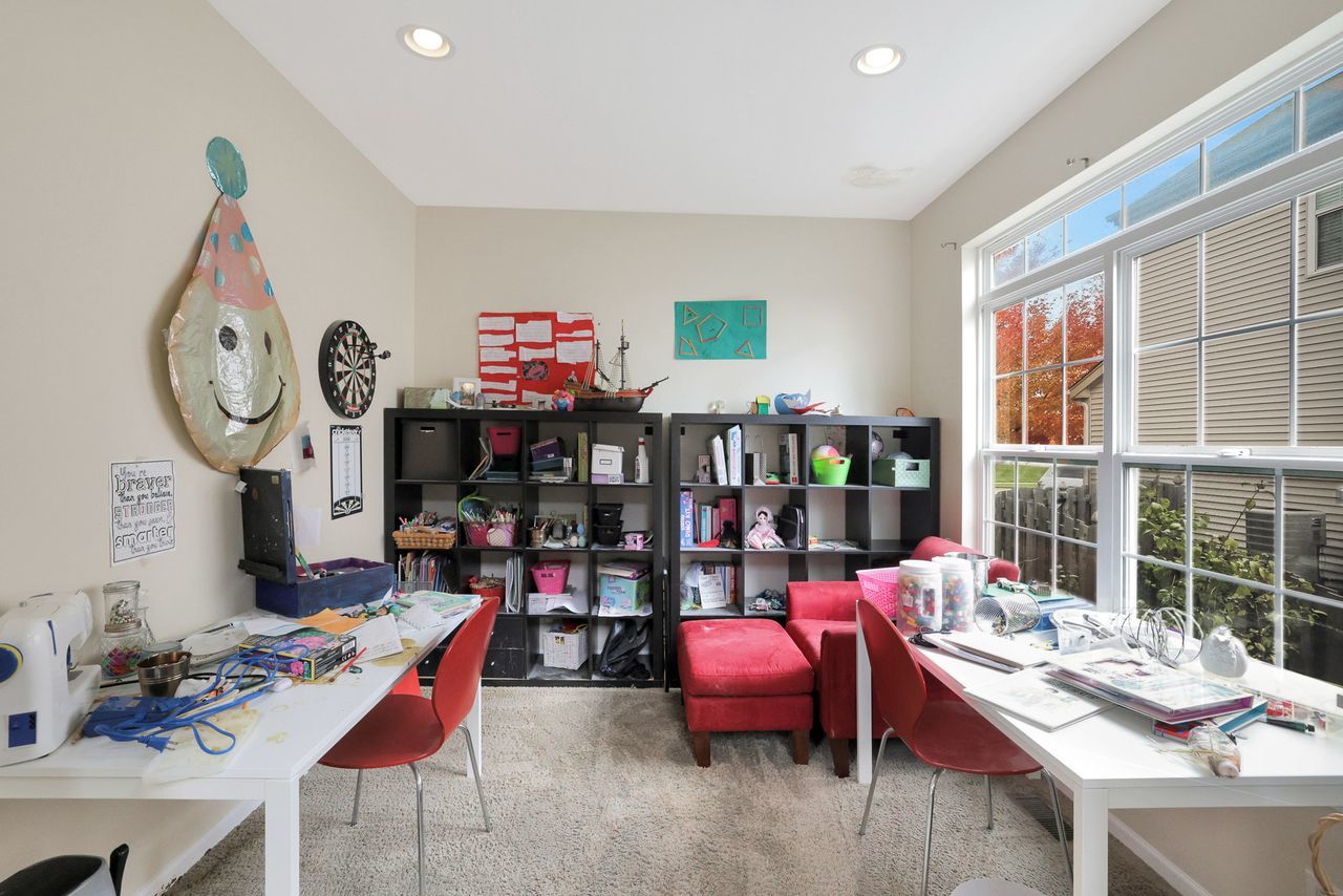 2951 Braeburn Way, Woodstock, IL 60098