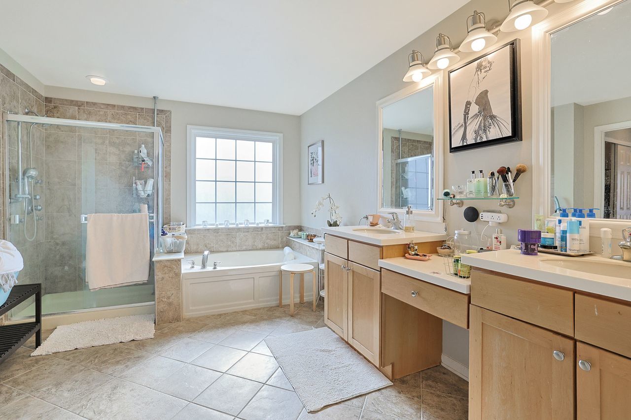 2951 Braeburn Way, Woodstock, IL 60098