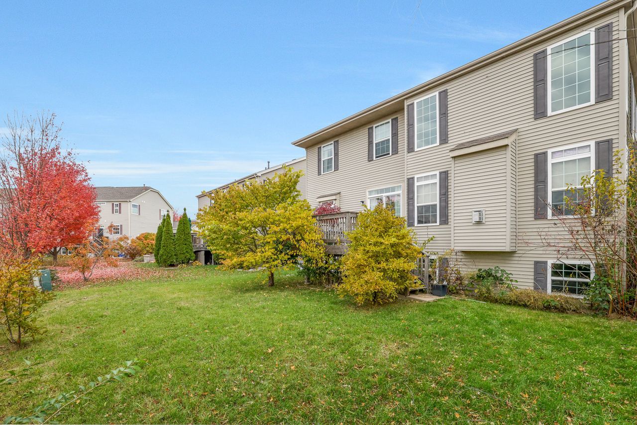 2951 Braeburn Way, Woodstock, IL 60098