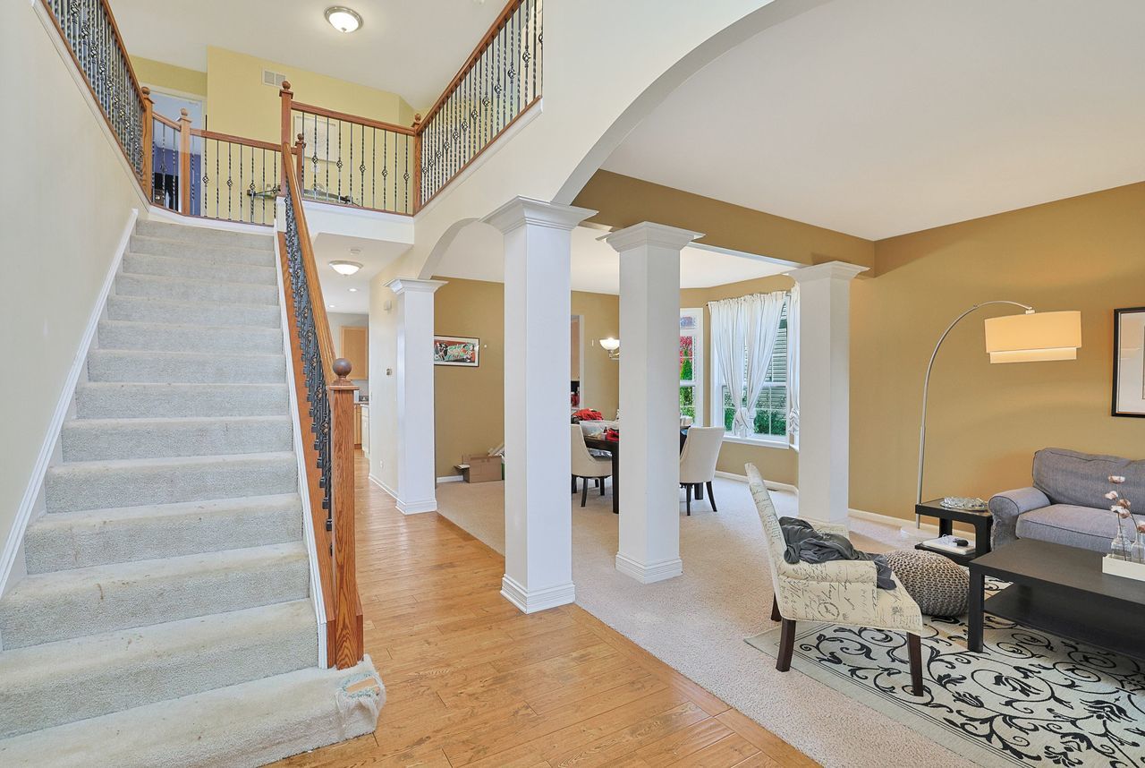 2951 Braeburn Way, Woodstock, IL 60098