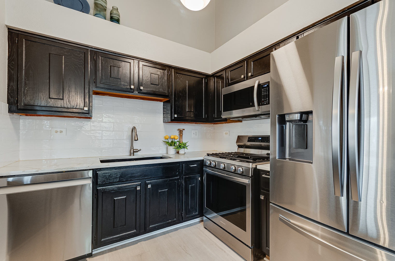 1008 Pheasant Run Lane, Aurora, IL 60504