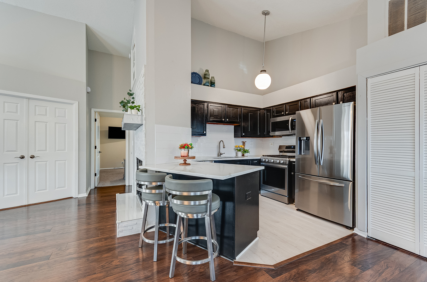 1008 Pheasant Run Lane, Aurora, IL 60504