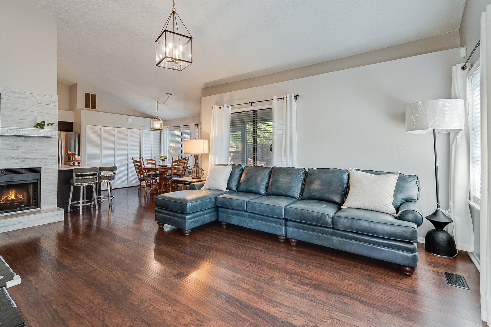 1008 Pheasant Run Lane, Aurora, IL 60504