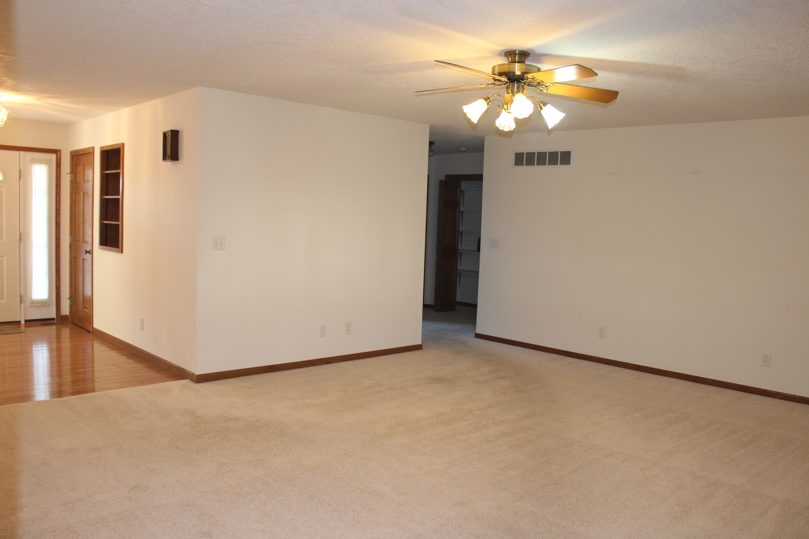 3 Delmar Drive, Clinton, IL 61727