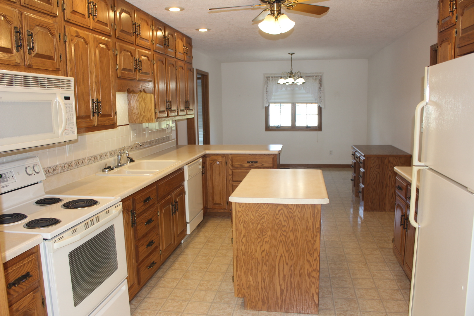 3 Delmar Drive, Clinton, IL 61727