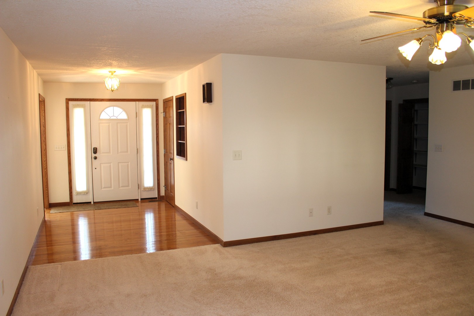 3 Delmar Drive, Clinton, IL 61727