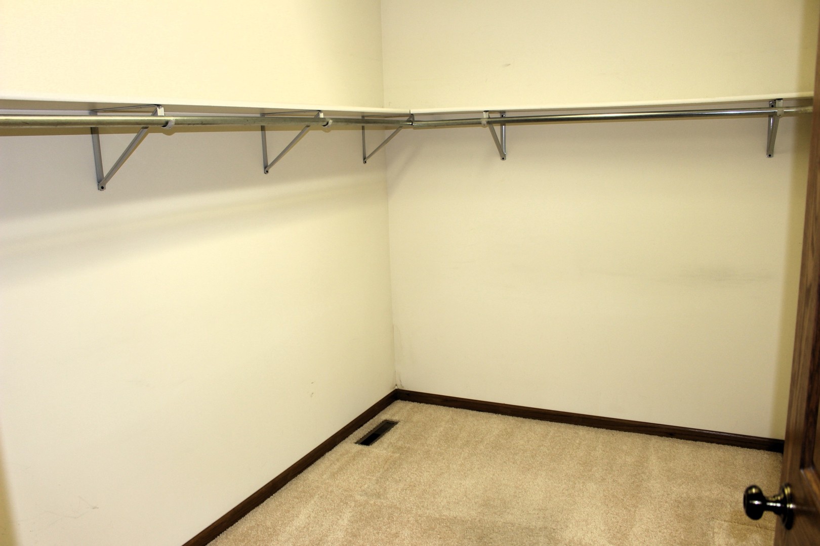 3 Delmar Drive, Clinton, IL 61727