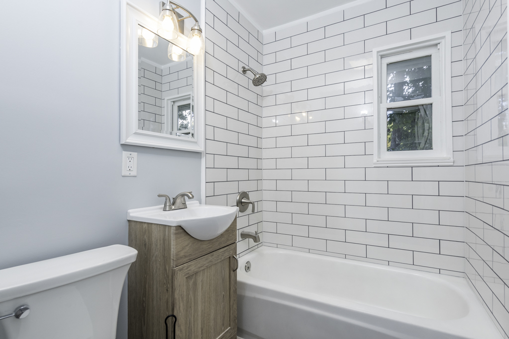 1913 Chippewa Road, Waukegan, IL 60087