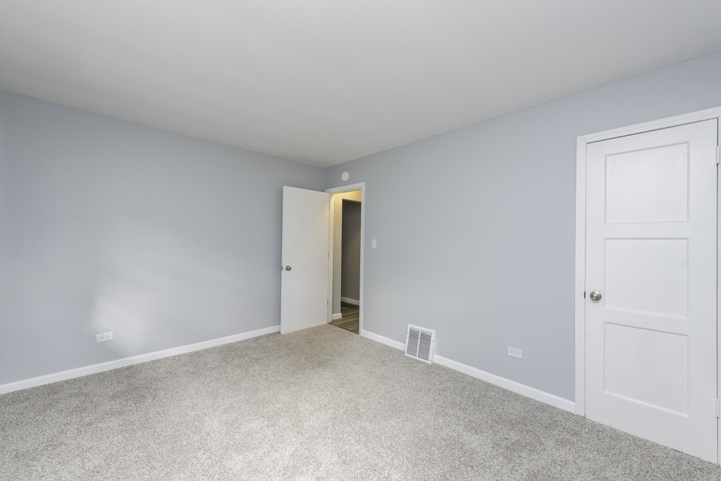 1913 Chippewa Road, Waukegan, IL 60087