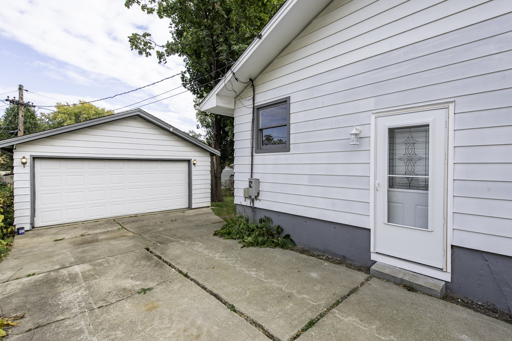 1913 Chippewa Road, Waukegan, IL 60087