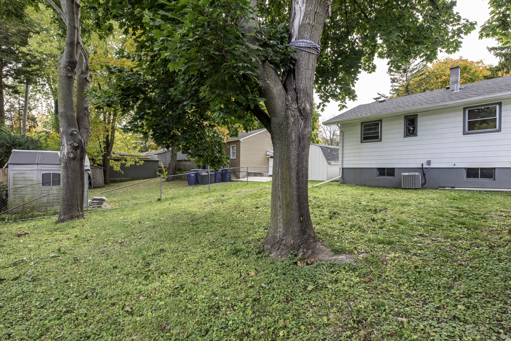 1913 Chippewa Road, Waukegan, IL 60087