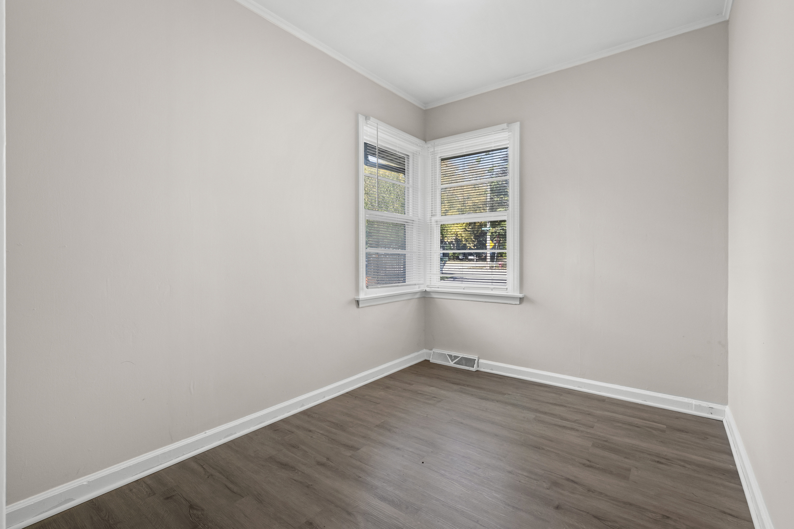 233 Wildwood Drive, Round Lake Beach, IL 60073