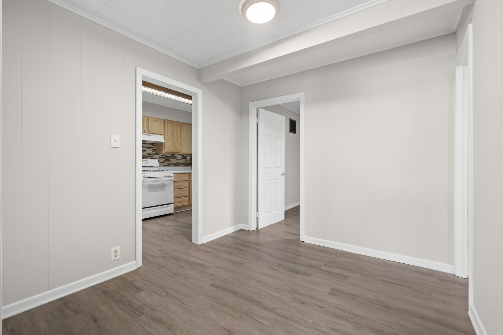 233 Wildwood Drive, Round Lake Beach, IL 60073