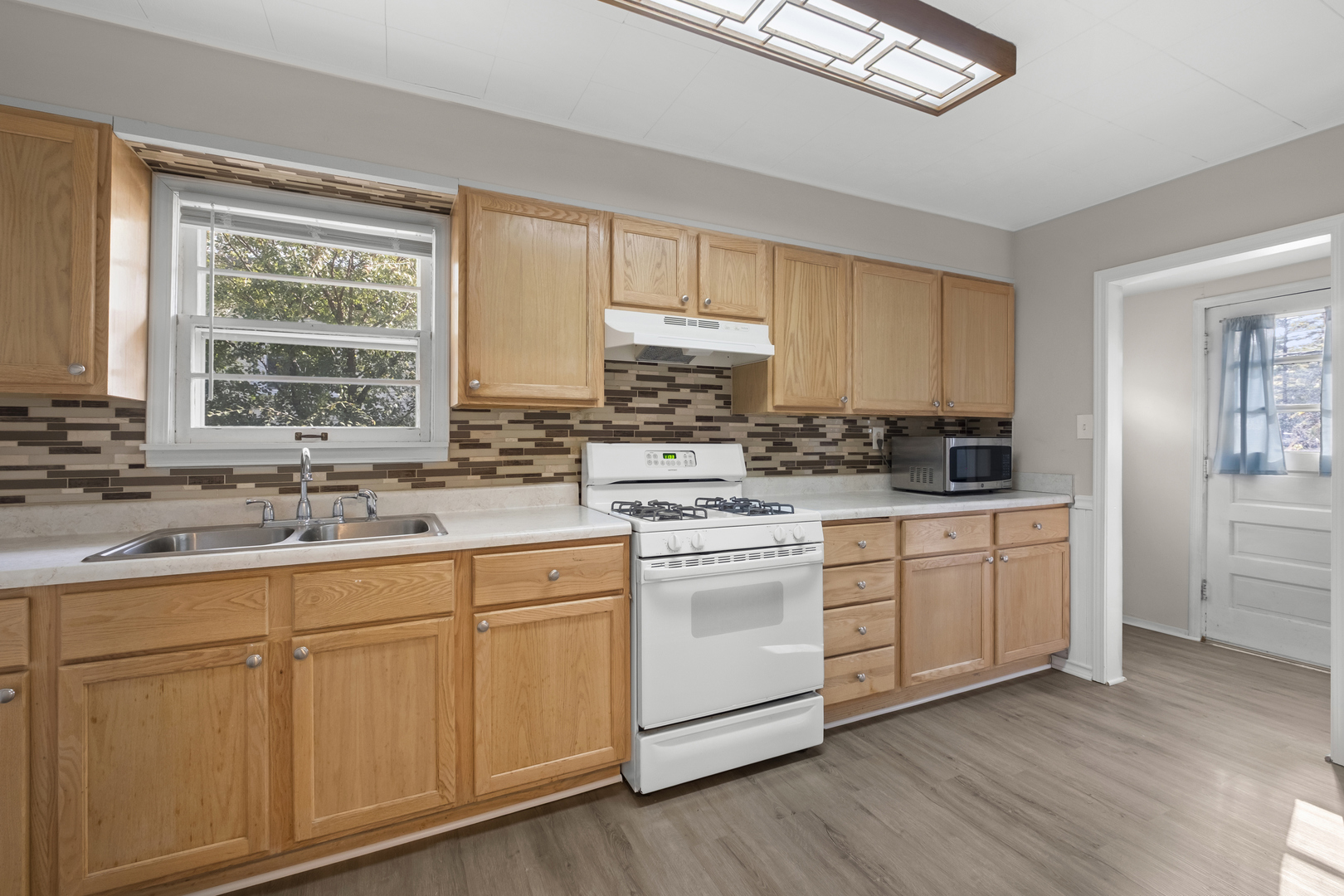 233 Wildwood Drive, Round Lake Beach, IL 60073