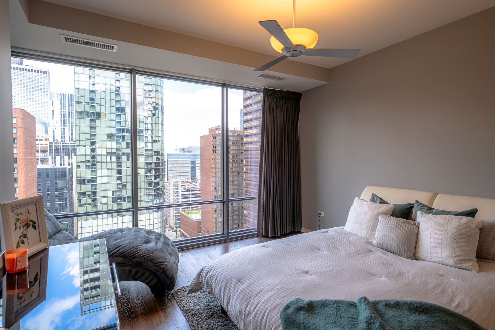 240 E Illinois Street #1606, Chicago, IL 60611