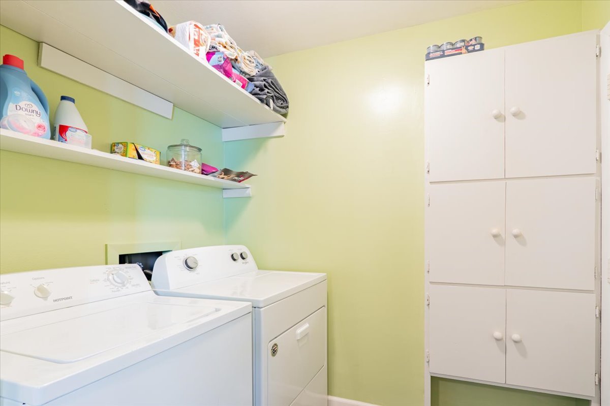 310 Rowe Drive, Bloomington, IL 61701