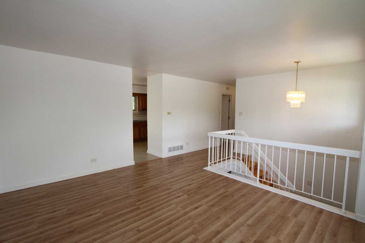 5808 ALLEMONG Drive, Matteson, IL 60443