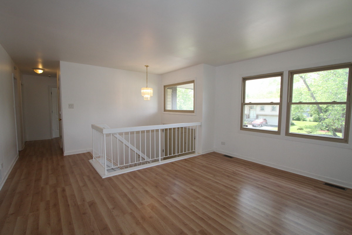 5808 ALLEMONG Drive, Matteson, IL 60443