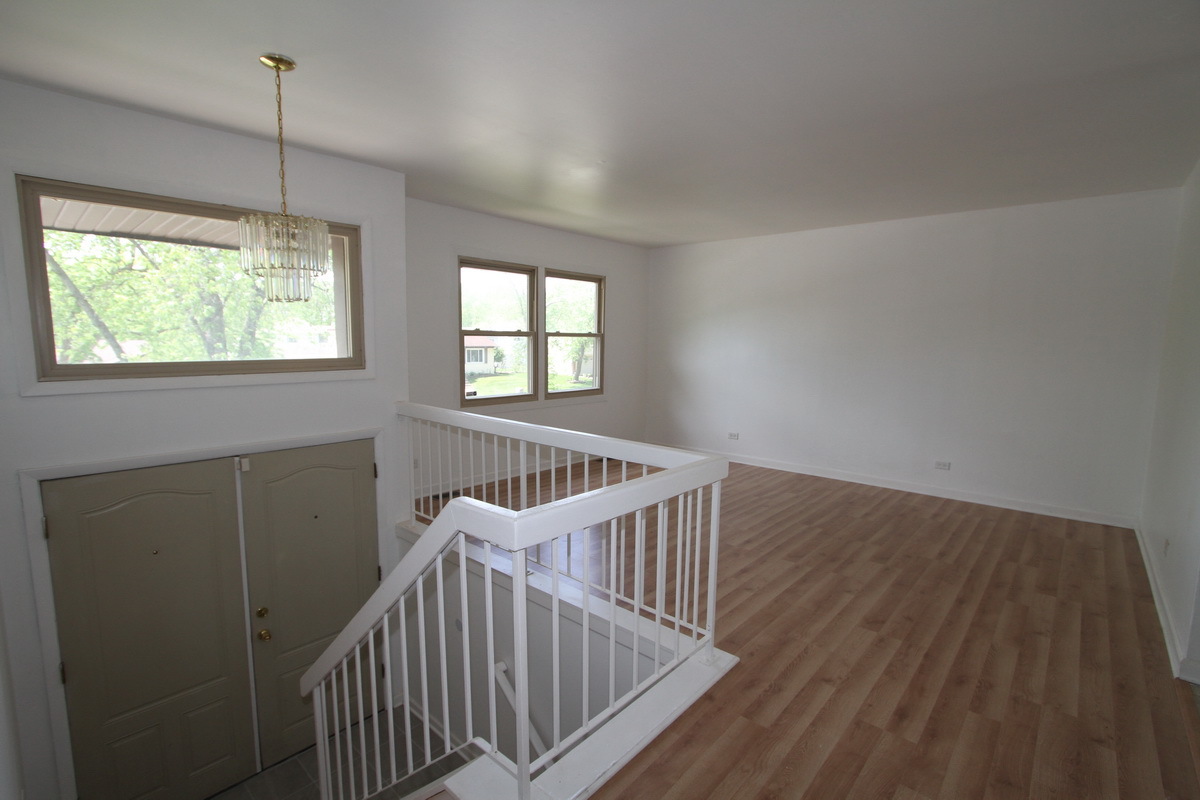 5808 ALLEMONG Drive, Matteson, IL 60443