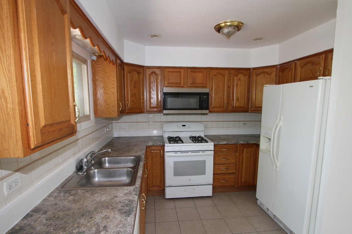 5808 ALLEMONG Drive, Matteson, IL 60443