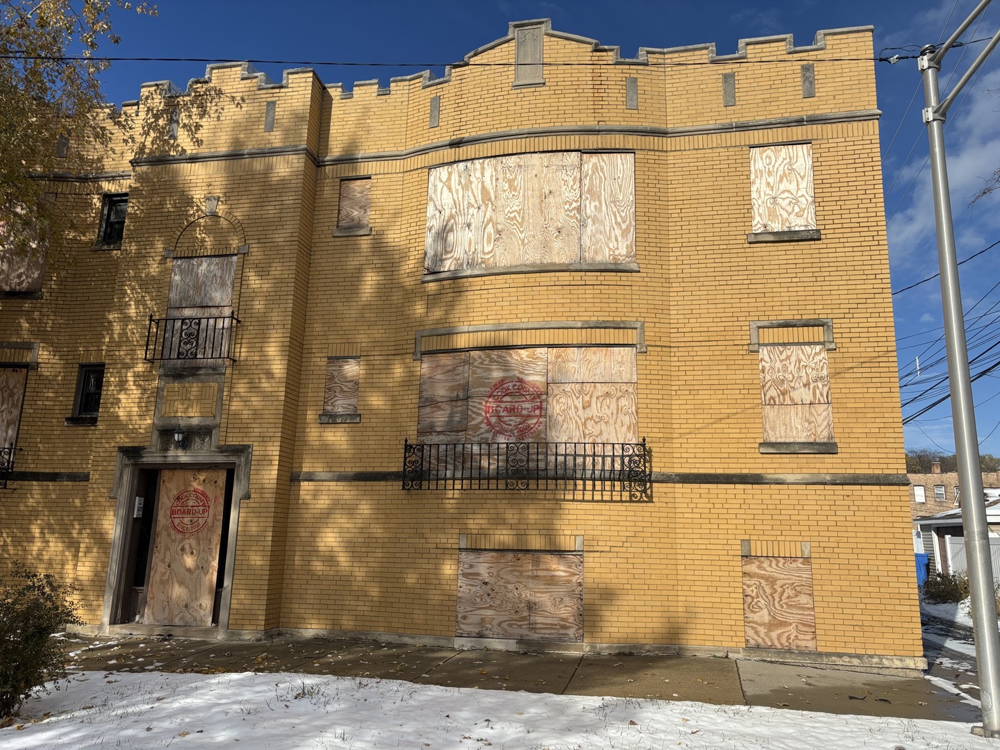 8157 S Chappel Avenue, Chicago, IL 60617