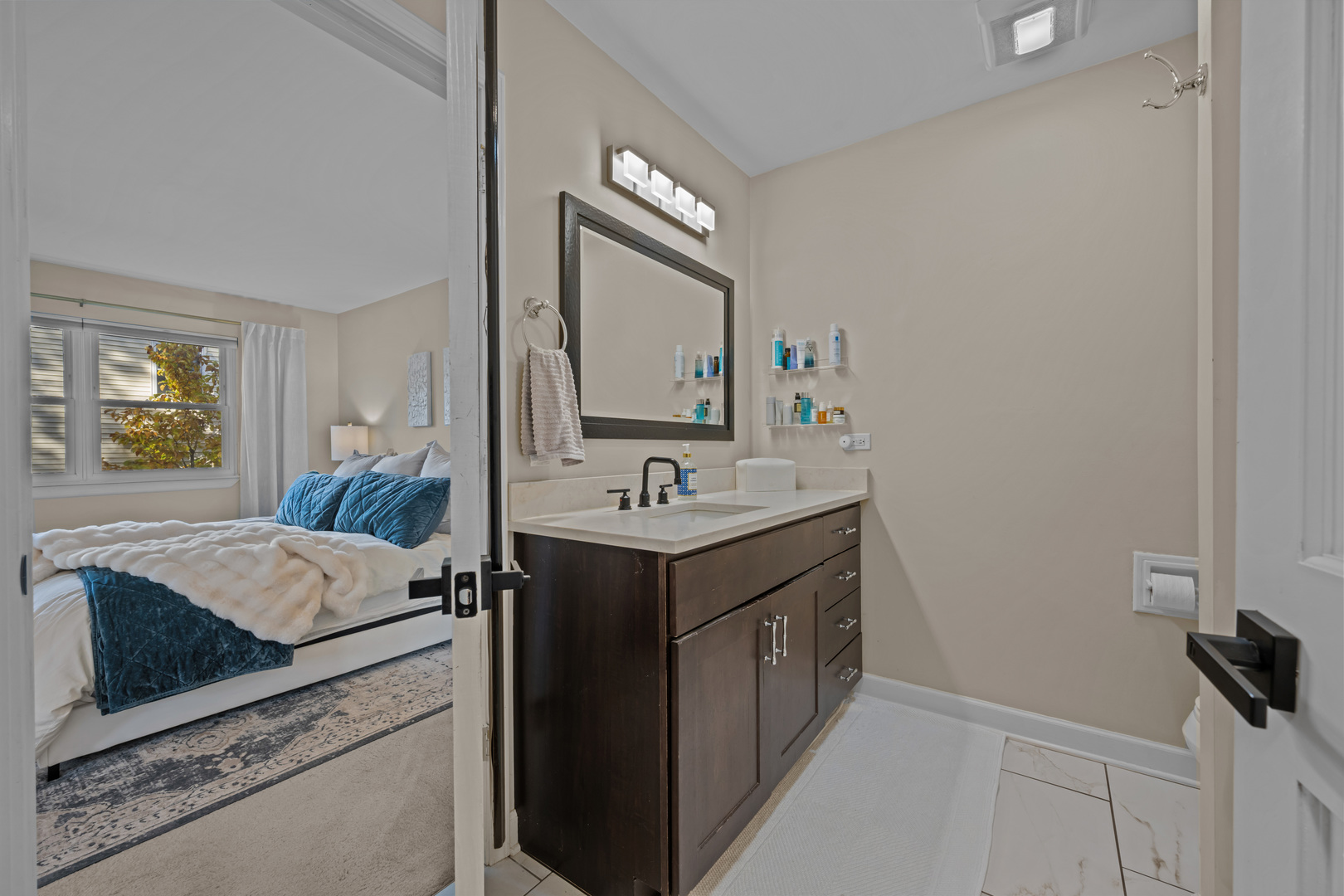 Naperville, IL 60565