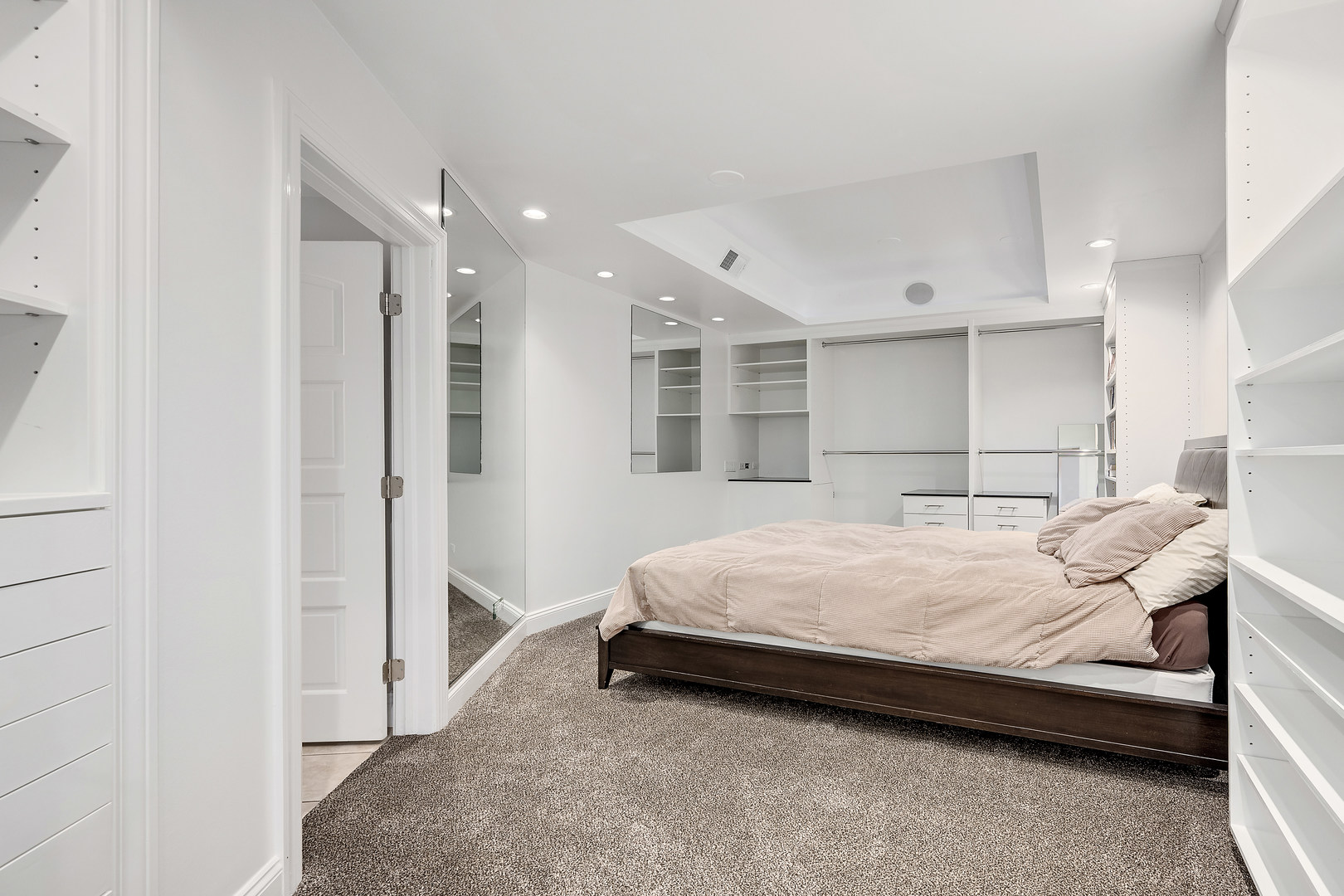 1890 Robinwood Lane, Riverwoods, IL 60015